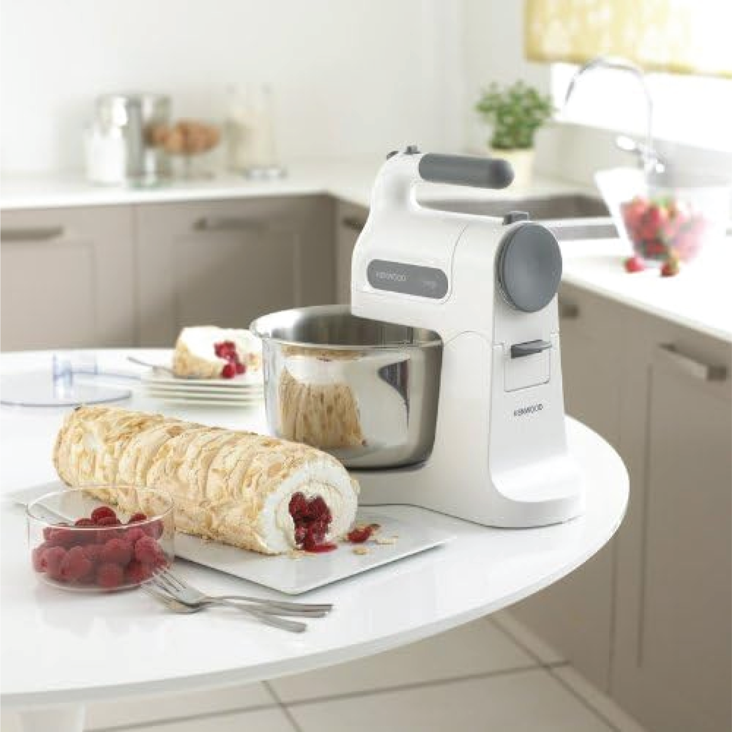 KENWOOD HM680 Chefette 5-Speed 350W Stand Mixer